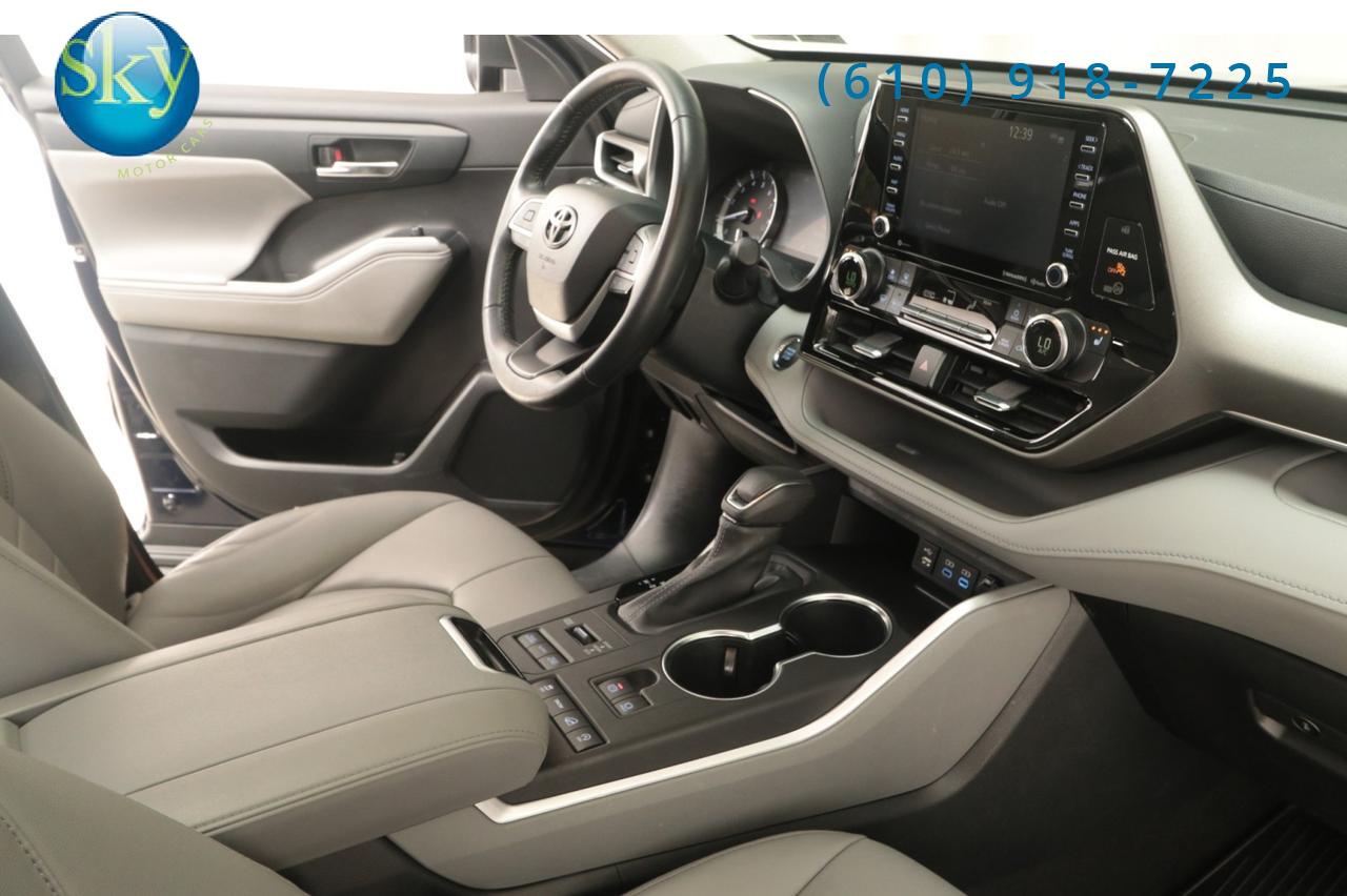 2022 Toyota Highlander AWD XLE 8-PASSENGER West Chester PA