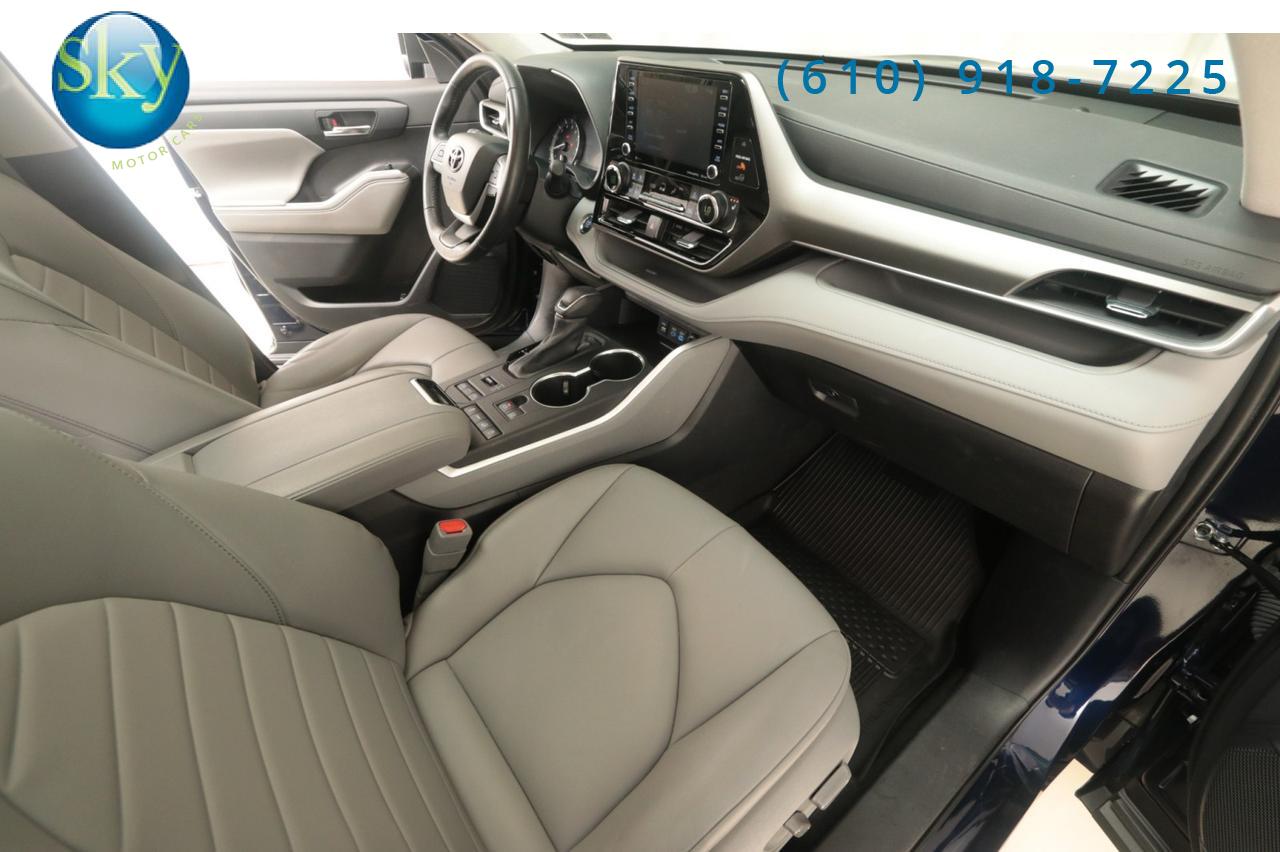 2022 Toyota Highlander AWD XLE 8-PASSENGER West Chester PA