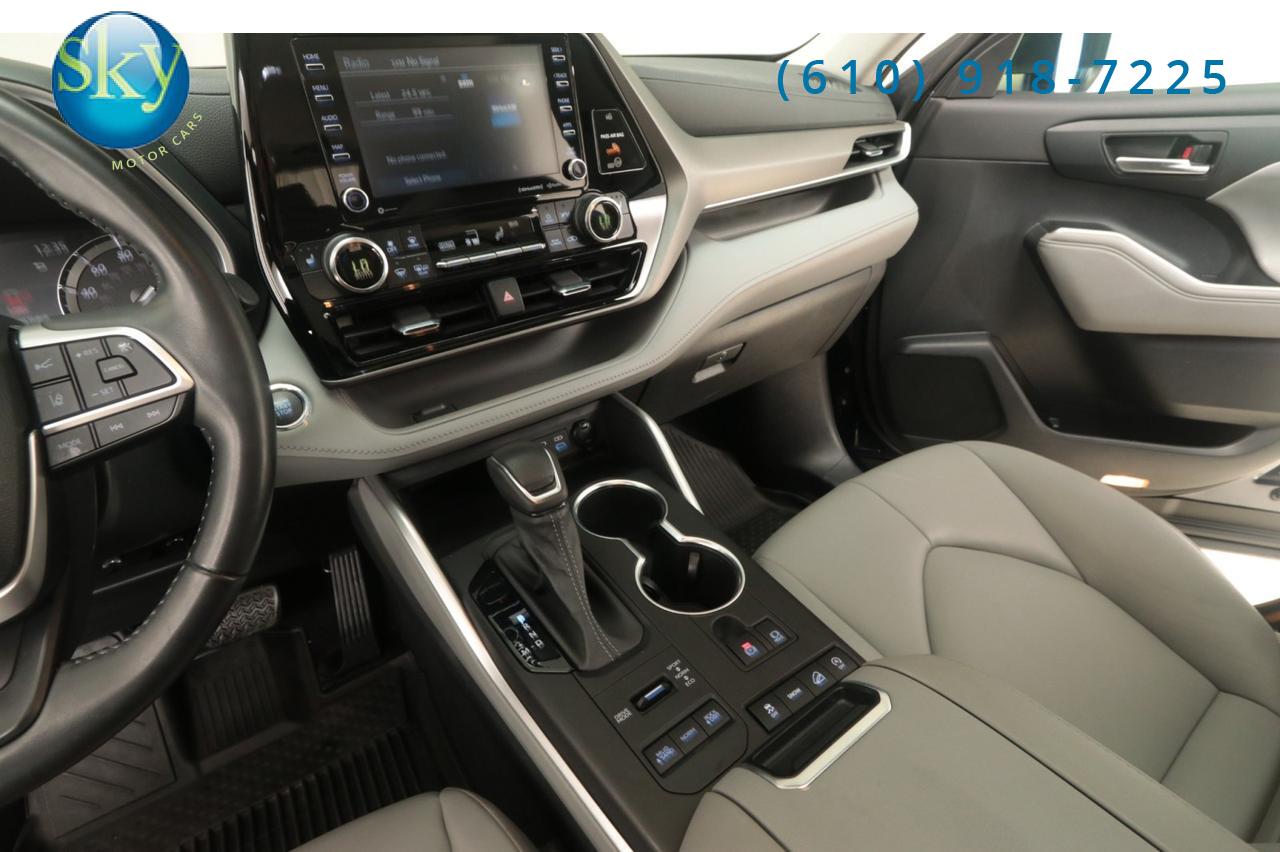 2022 Toyota Highlander AWD XLE 8-PASSENGER West Chester PA