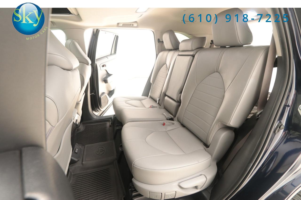 2022 Toyota Highlander AWD XLE 8-PASSENGER West Chester PA