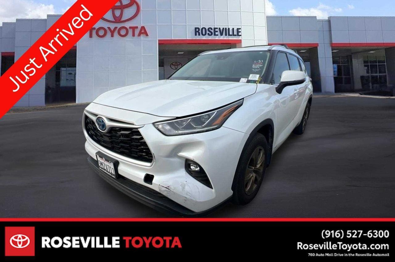 2022 Toyota Highlander Hybrid Bronze Edition