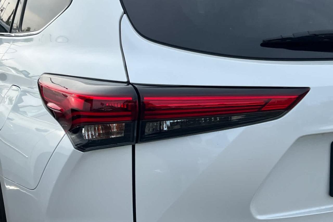 2022 Toyota Highlander Hybrid Bronze Edition Roseville CA