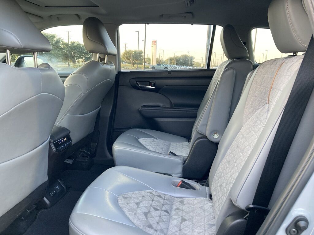 2022 Toyota Highlander Hybrid Bronze Edition San Antonio TX