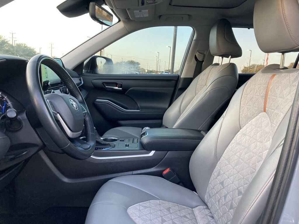 2022 Toyota Highlander Hybrid Bronze Edition San Antonio TX
