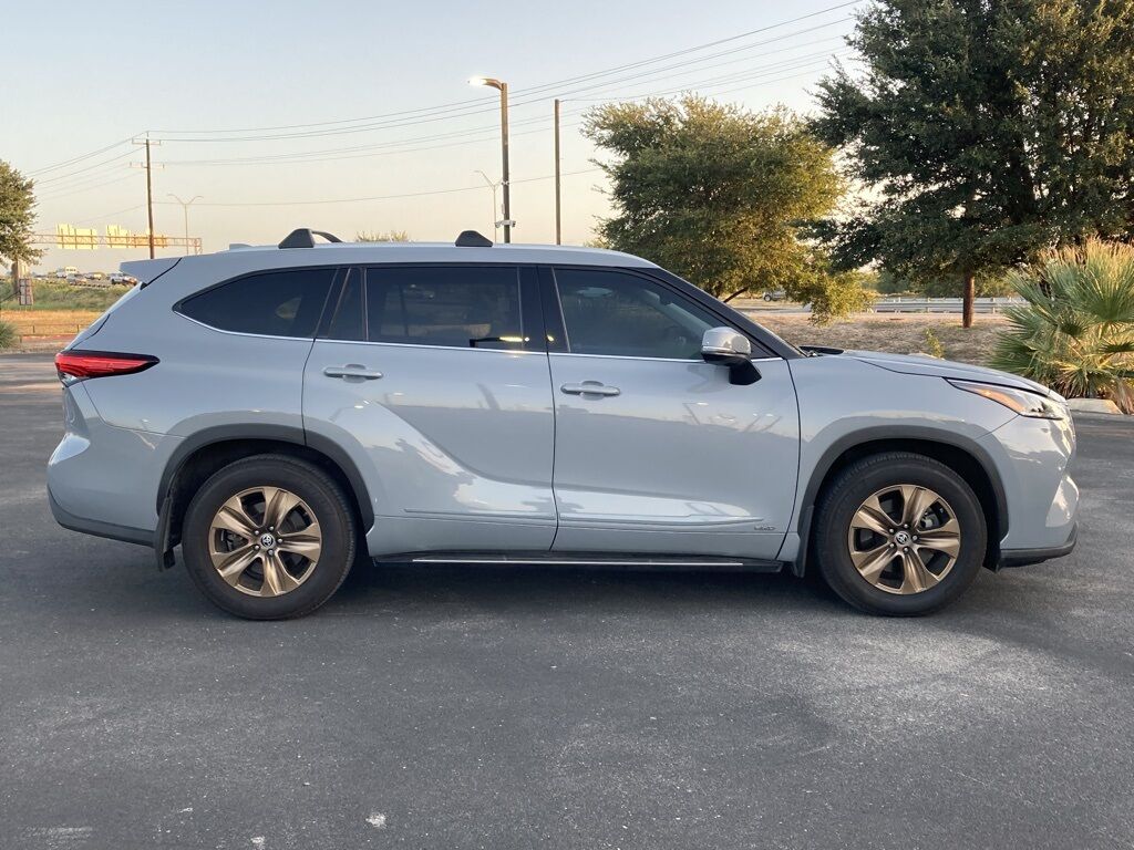 2022 Toyota Highlander Hybrid Bronze Edition San Antonio TX