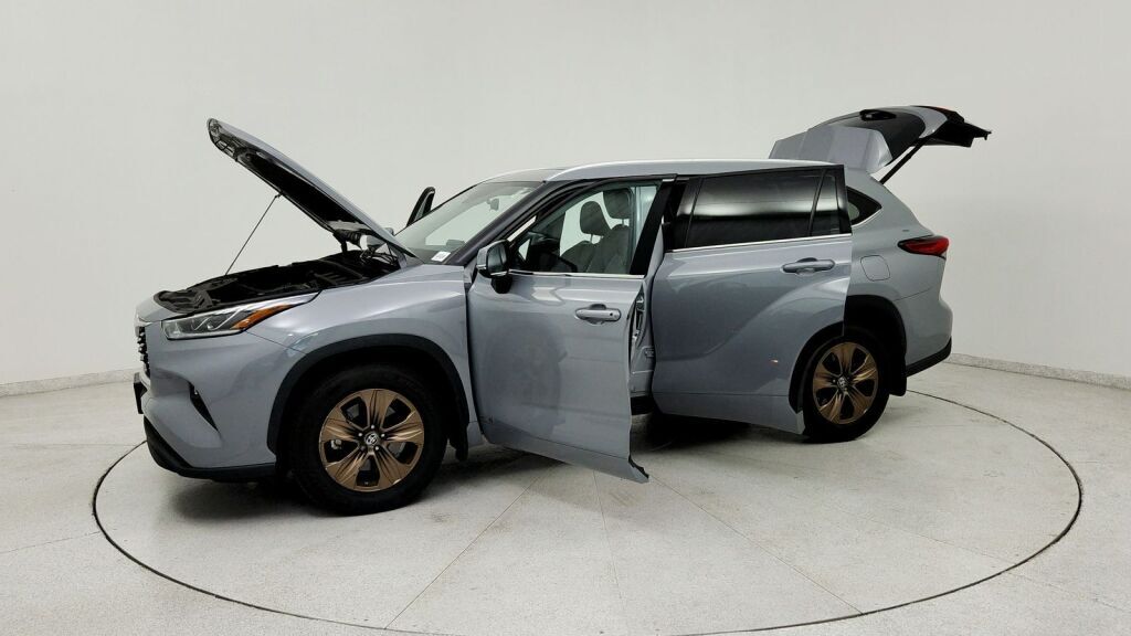 2022 Toyota Highlander Hybrid Bronze Edition Laurel MD