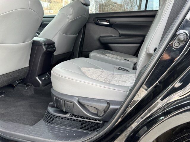 2022 Toyota Highlander Hybrid Bronze Edition Springfield VA