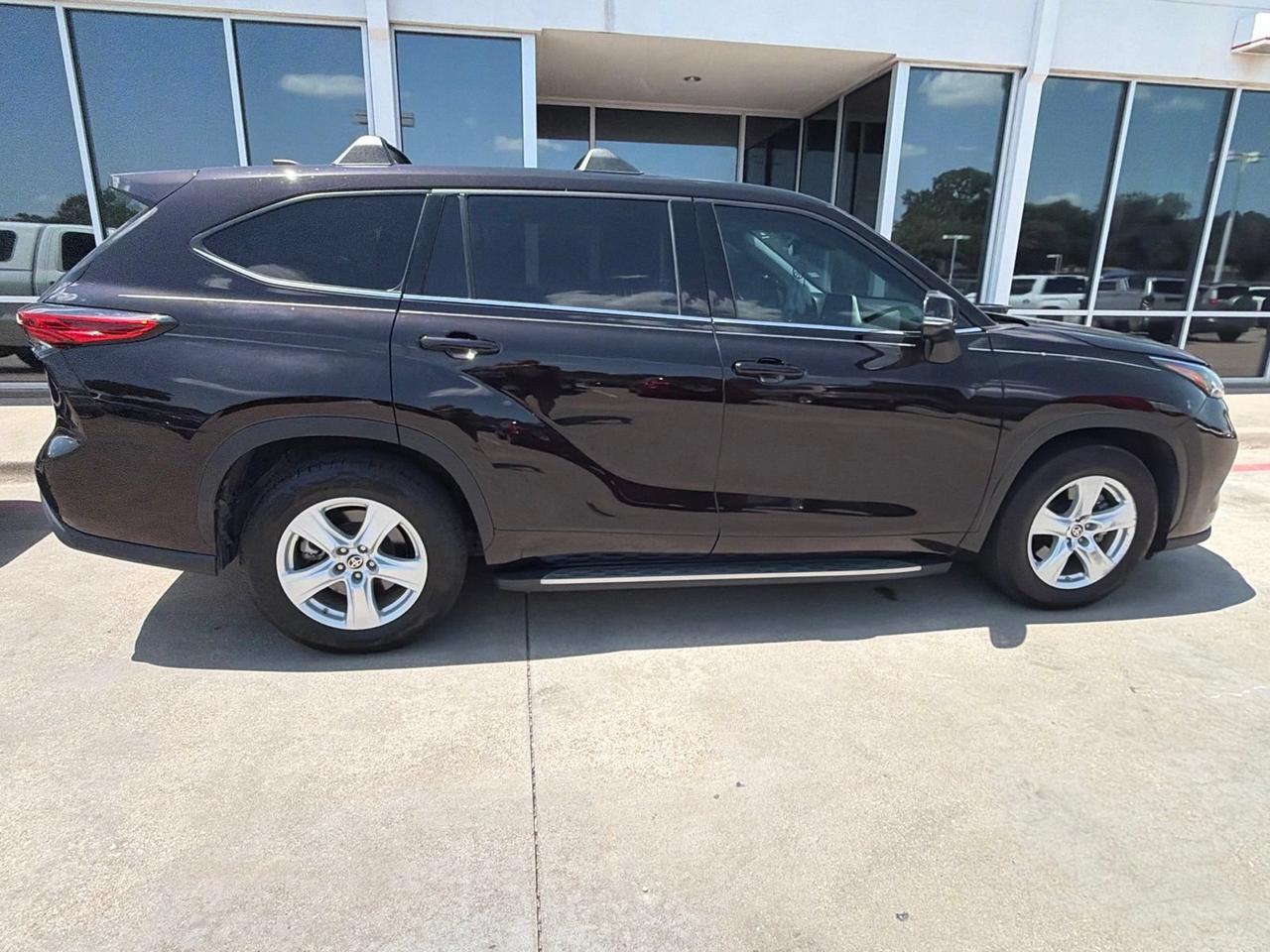 2022 Toyota Highlander Hybrid LE Hurst TX