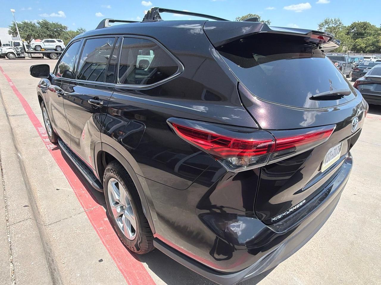 2022 Toyota Highlander Hybrid LE Hurst TX