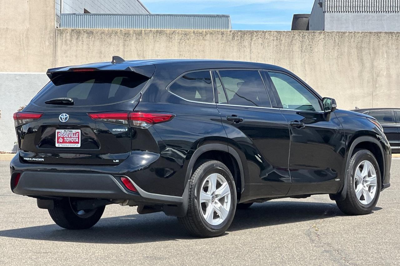 2022 Toyota Highlander Hybrid LE