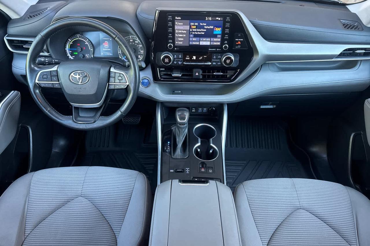 2022 Toyota Highlander Hybrid LE