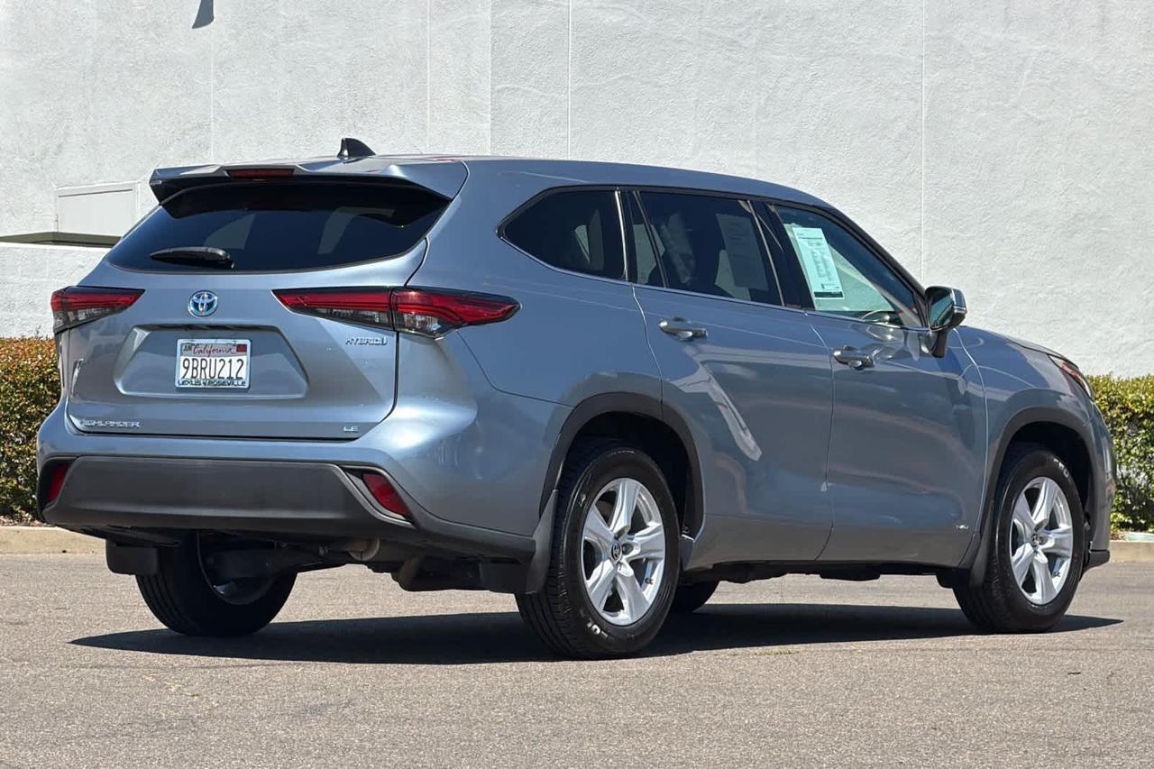 2022 Toyota Highlander Hybrid LE