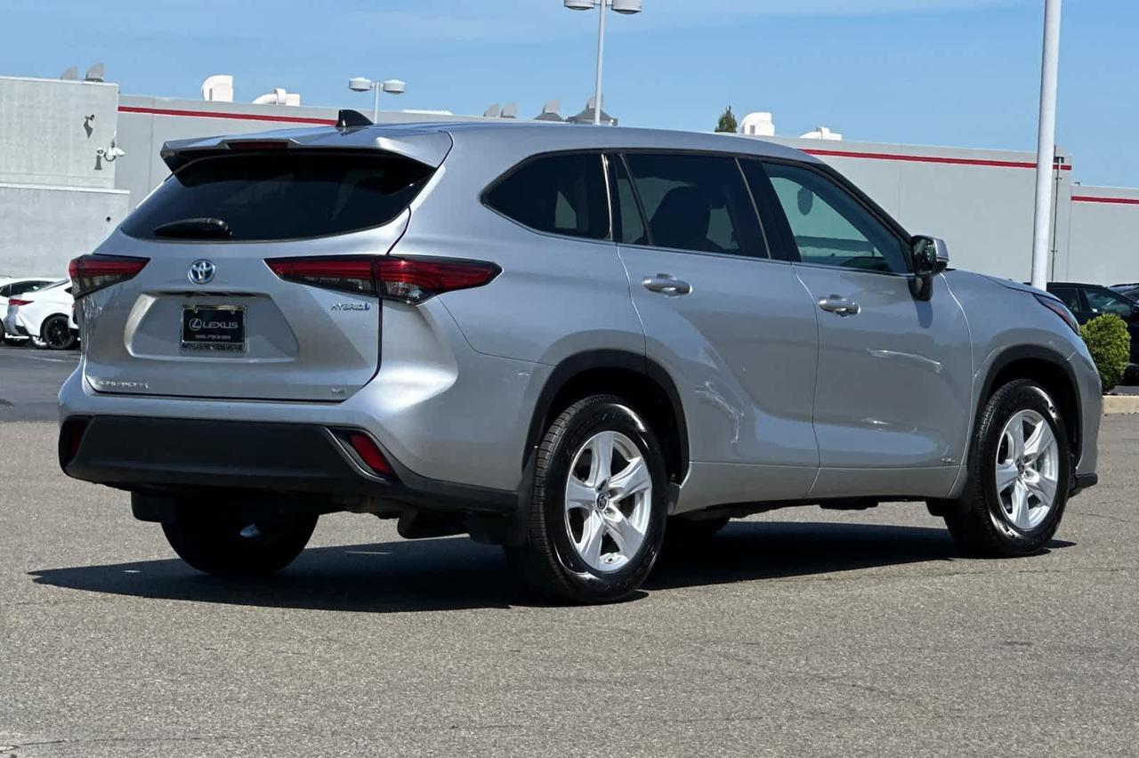 2022 Toyota Highlander Hybrid LE