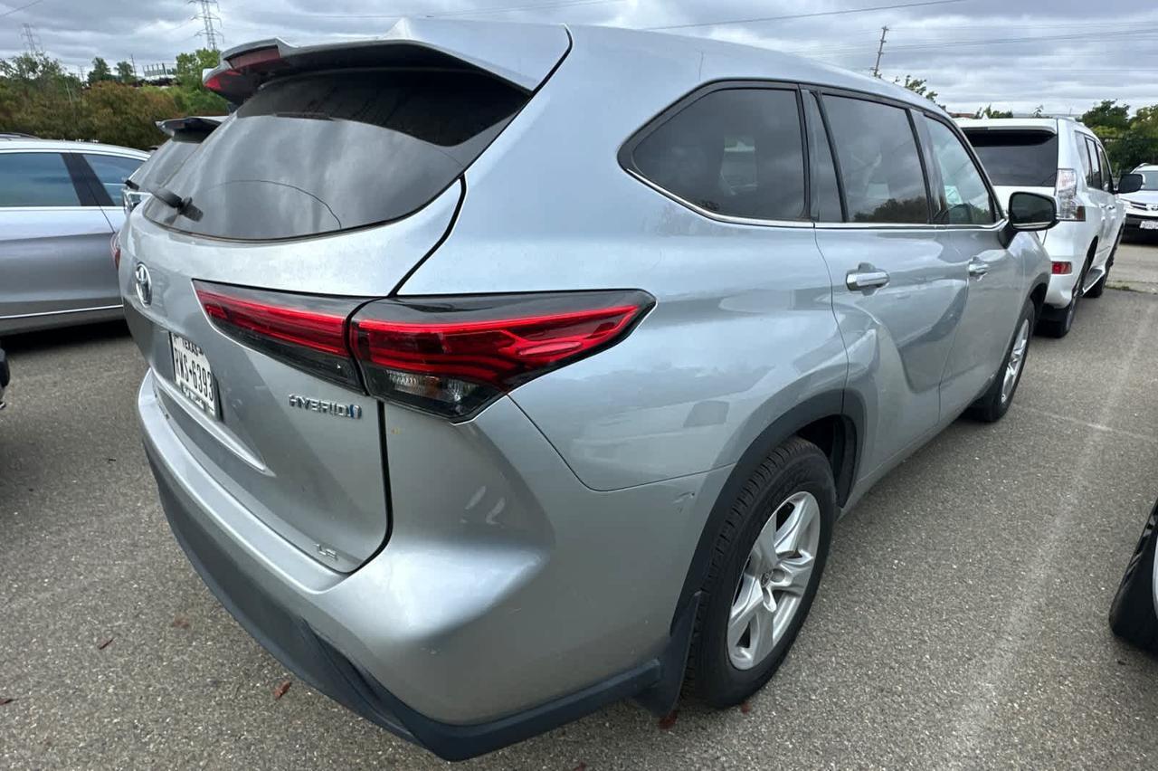 2022 Toyota Highlander Hybrid LE