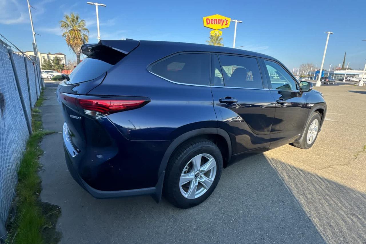 2022 Toyota Highlander Hybrid LE