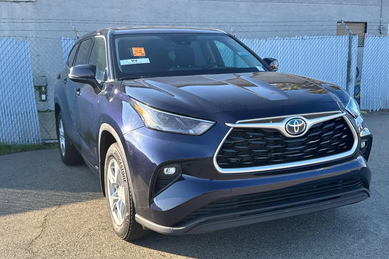 2022 Toyota Highlander Hybrid LE