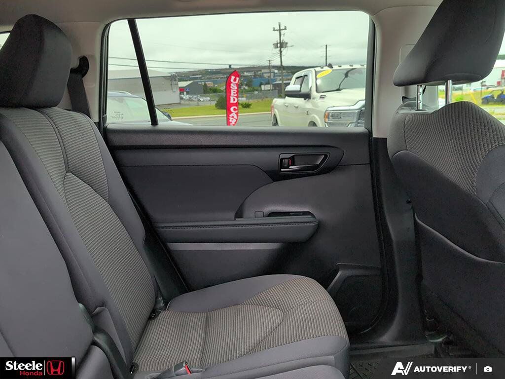 2022 Toyota Highlander Hybrid LE St. John's NL