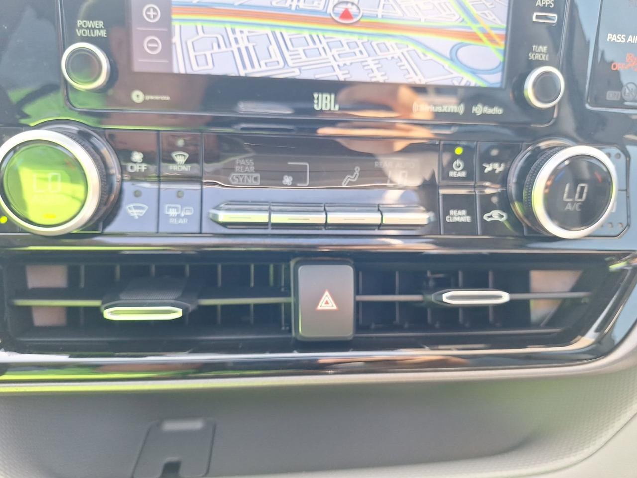 2022 Toyota Highlander Hybrid Limited Hurst TX
