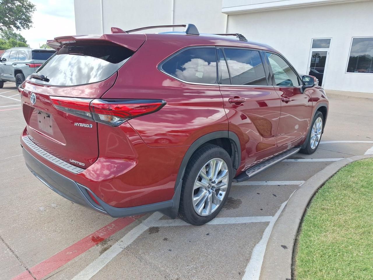 2022 Toyota Highlander Hybrid Limited Hurst TX