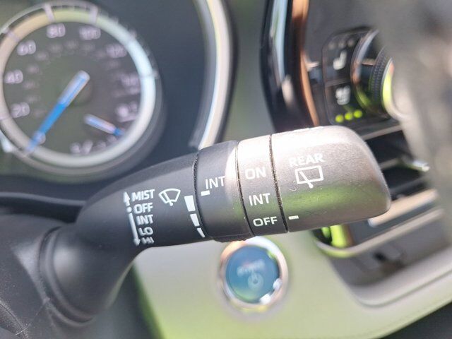 2022 Toyota Highlander Hybrid Limited Hurst TX