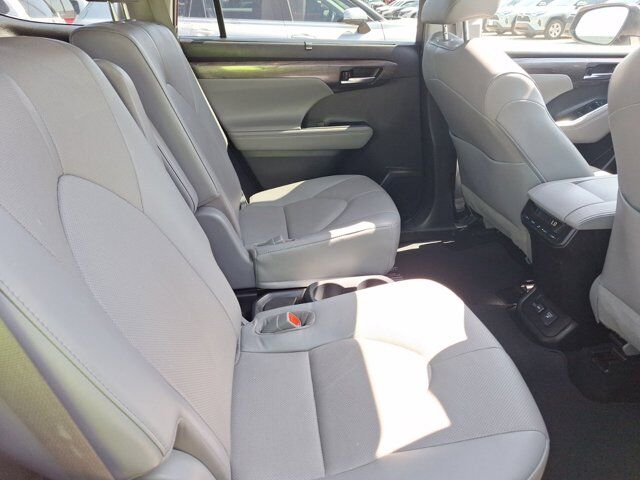 2022 Toyota Highlander Hybrid Limited Hurst TX