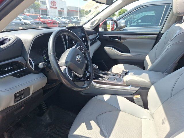 2022 Toyota Highlander Hybrid Limited Hurst TX