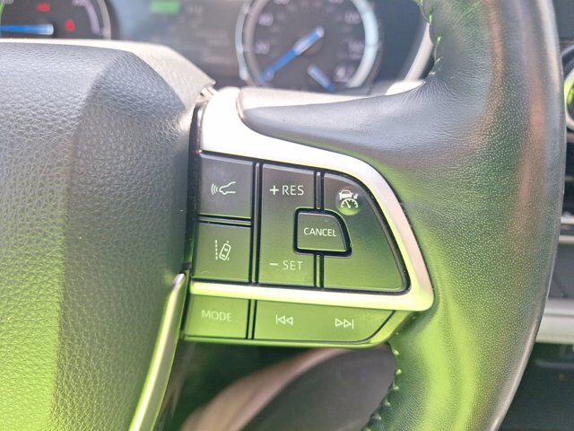 2022 Toyota Highlander Hybrid Limited Hurst TX