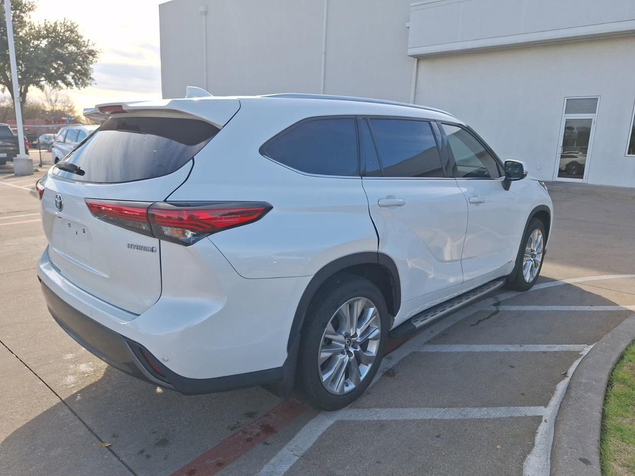 2022 Toyota Highlander Hybrid Limited Hurst TX