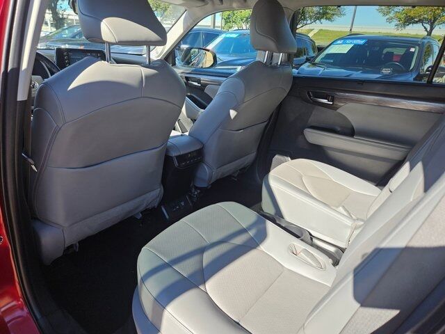 2022 Toyota Highlander Hybrid Limited Dallas TX