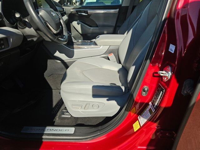 2022 Toyota Highlander Hybrid Limited Dallas TX