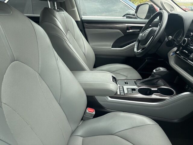 2022 Toyota Highlander Hybrid Limited Dallas TX