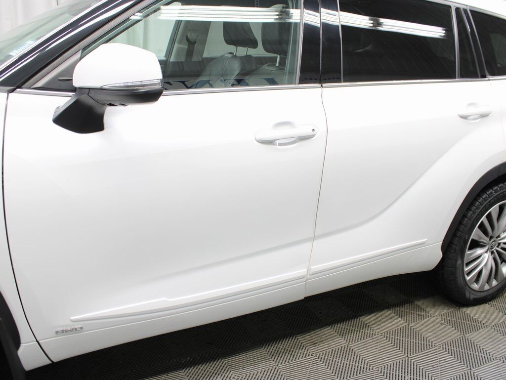 2022 Toyota Highlander Hybrid Platinum AWD 7 Passenger Fond du Lac WI