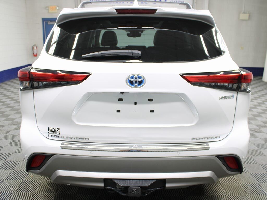 2022 Toyota Highlander Hybrid Platinum AWD 7 Passenger Fond du Lac WI