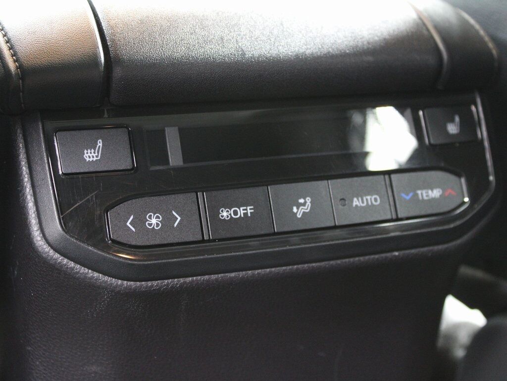 2022 Toyota Highlander Hybrid Platinum AWD 7 Passenger Fond du Lac WI