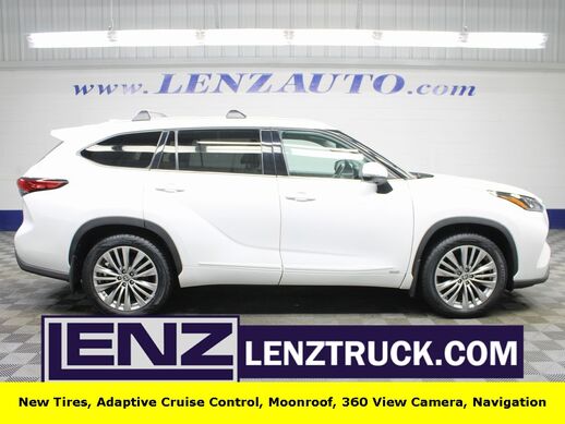 2022_Toyota_Highlander Hybrid_Platinum AWD 7 Passenger_ Fond du Lac WI