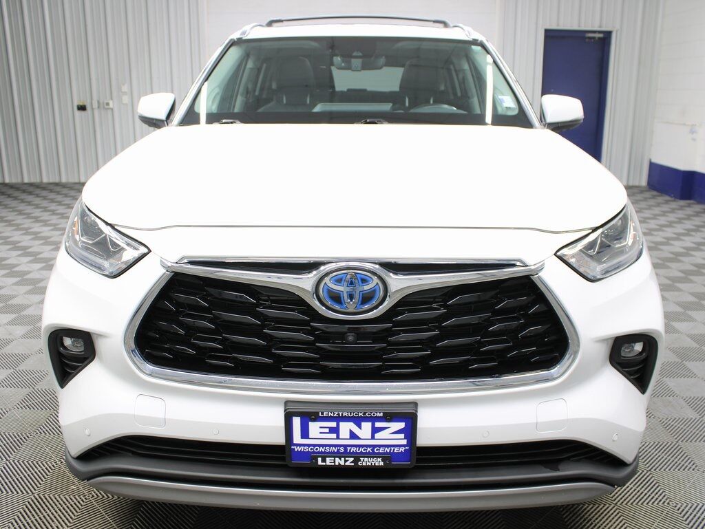 2022 Toyota Highlander Hybrid Platinum AWD 7 Passenger Fond du Lac WI