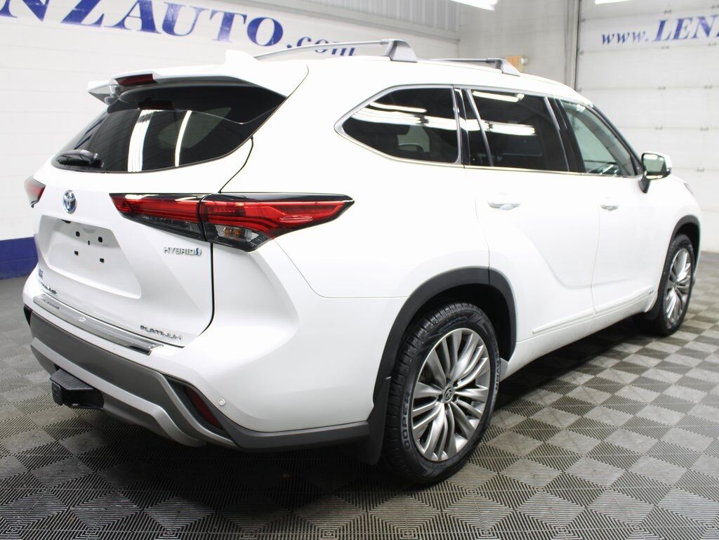 2022 Toyota Highlander Hybrid Platinum AWD 7 Passenger Fond du Lac WI