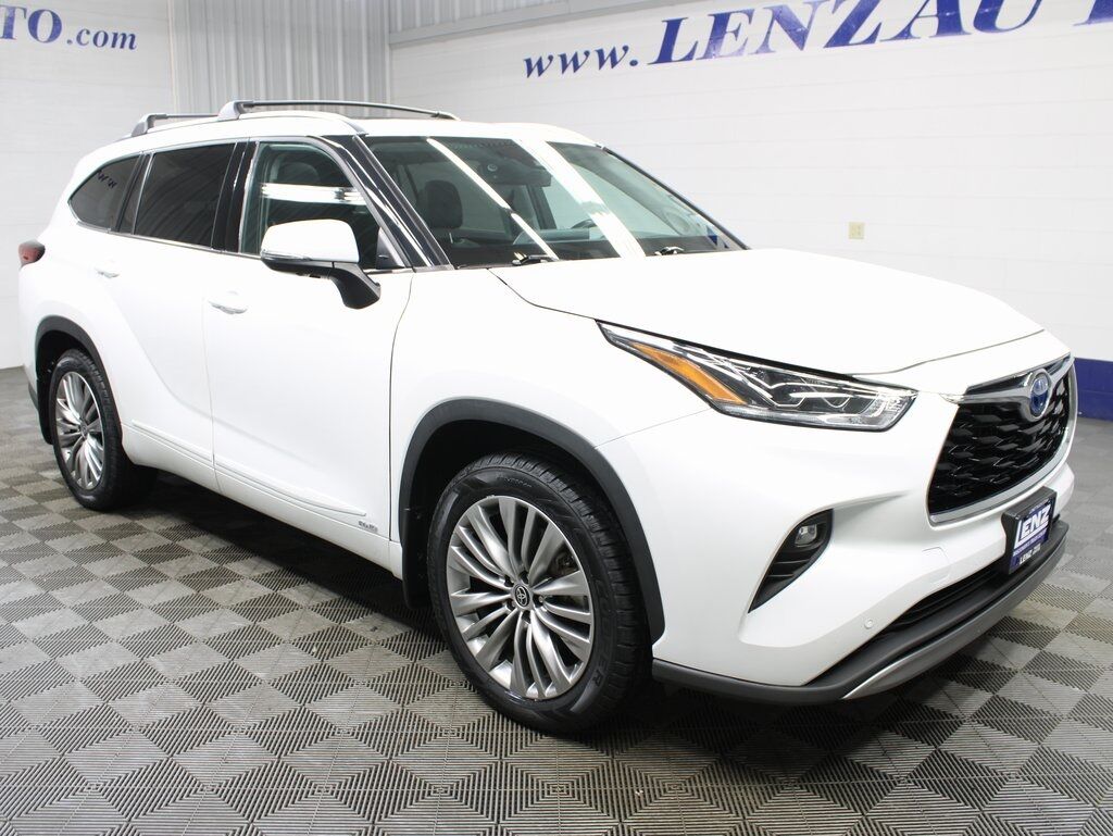 2022 Toyota Highlander Hybrid Platinum AWD 7 Passenger Fond du Lac WI