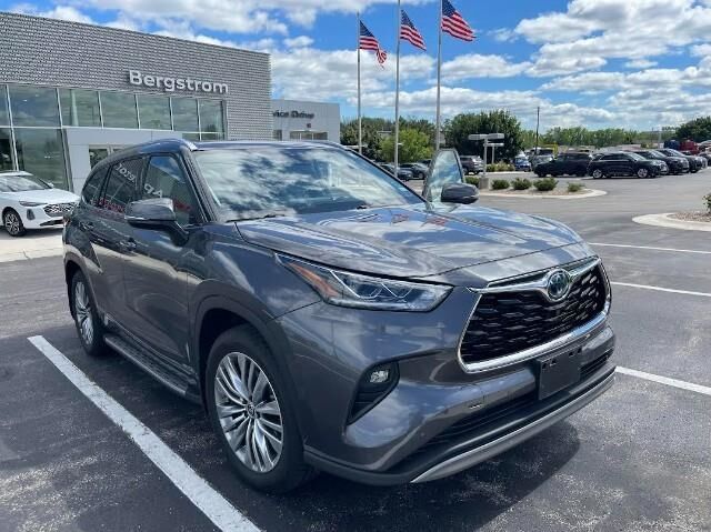 2022 Toyota Highlander Hybrid Platinum Appleton WI
