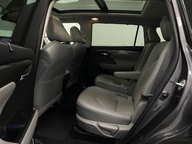 2022 Toyota Highlander Hybrid Platinum Appleton WI