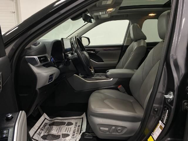 2022 Toyota Highlander Hybrid Platinum Appleton WI