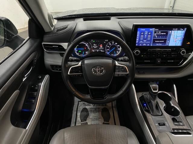 2022 Toyota Highlander Hybrid Platinum Appleton WI