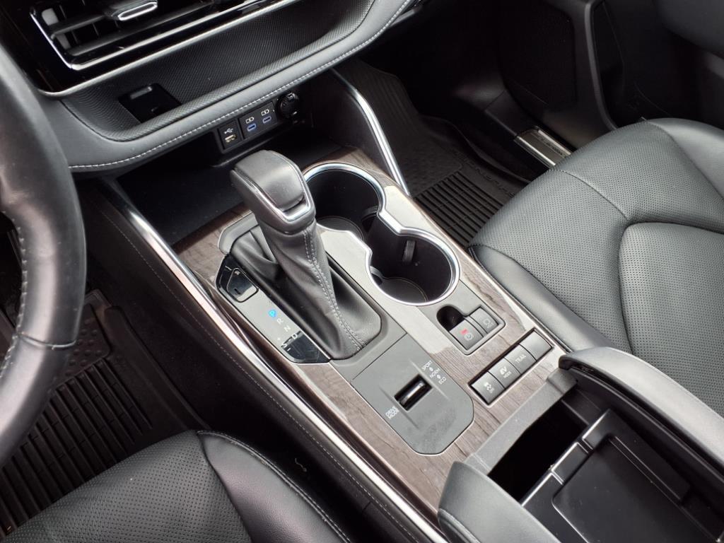 2022 Toyota Highlander Hybrid Platinum Roanoke VA