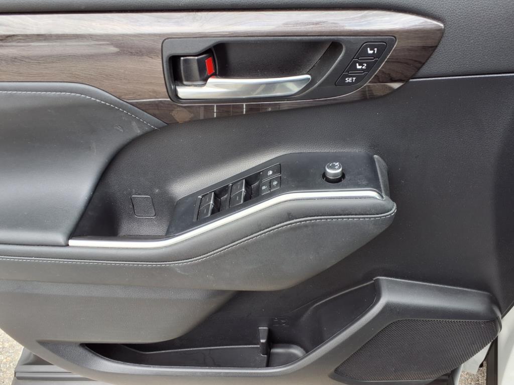 2022 Toyota Highlander Hybrid Platinum Roanoke VA