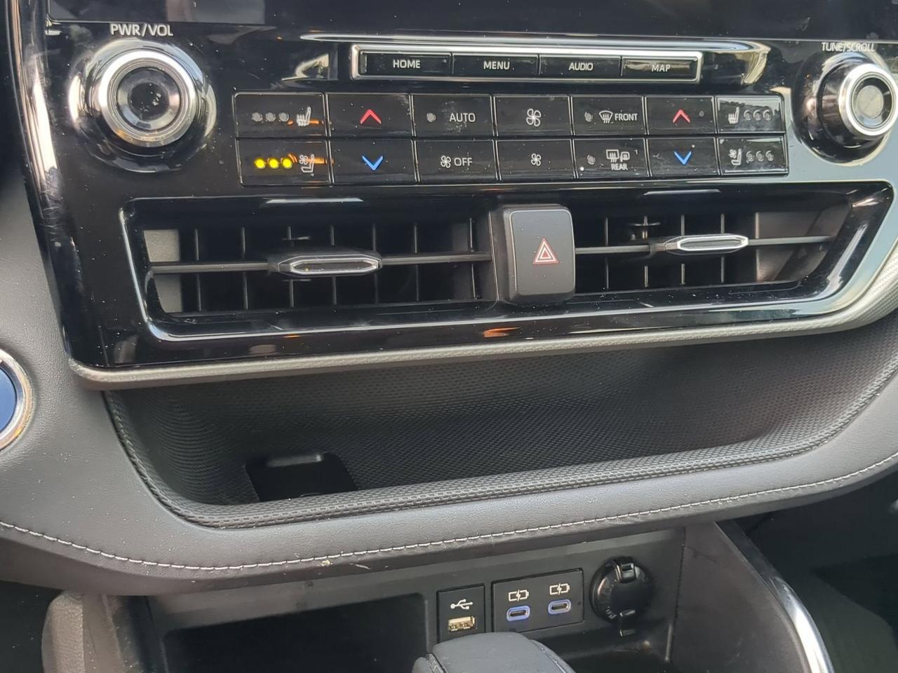 2022 Toyota Highlander Hybrid Platinum