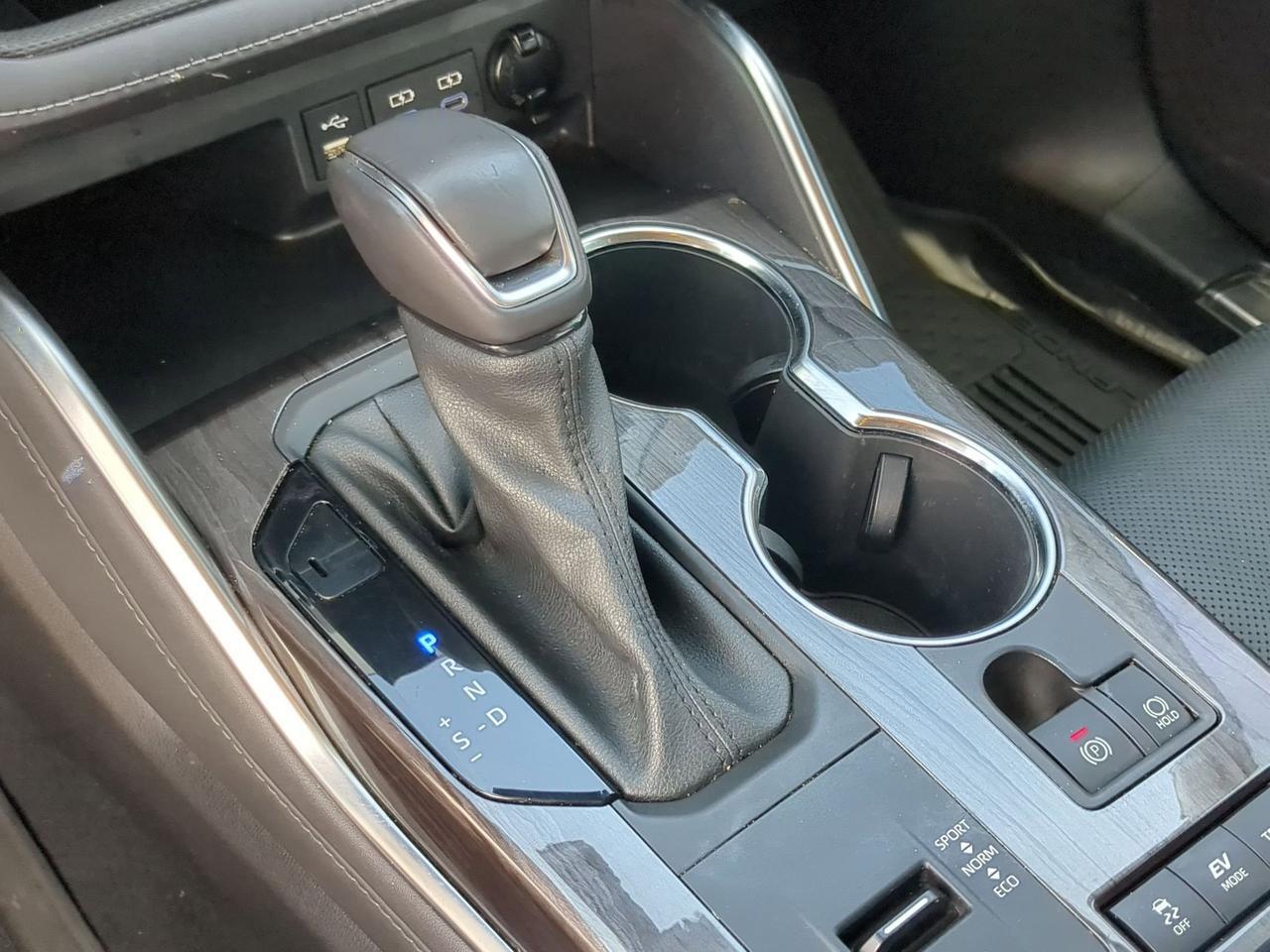 2022 Toyota Highlander Hybrid Platinum