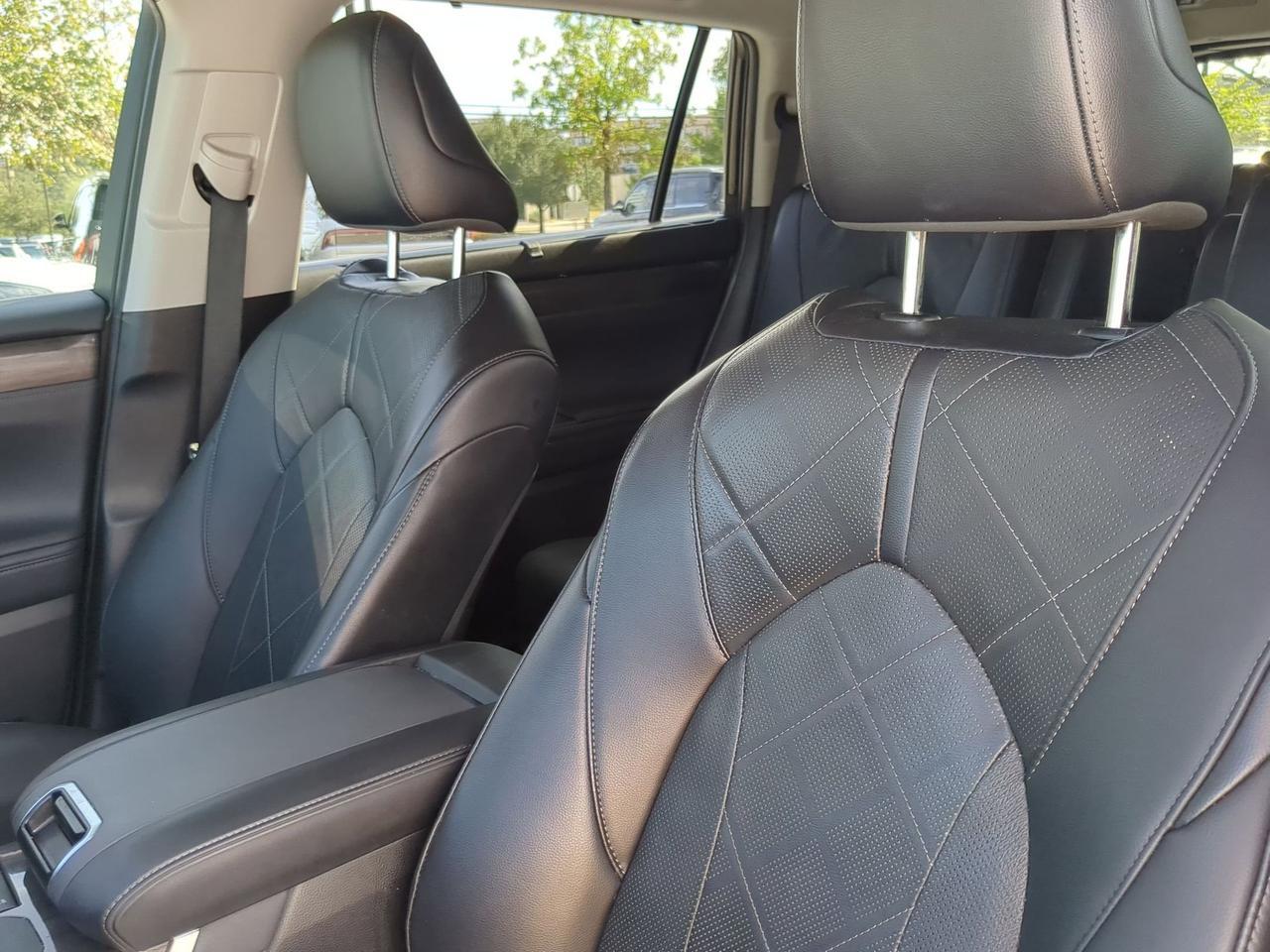 2022 Toyota Highlander Hybrid Platinum