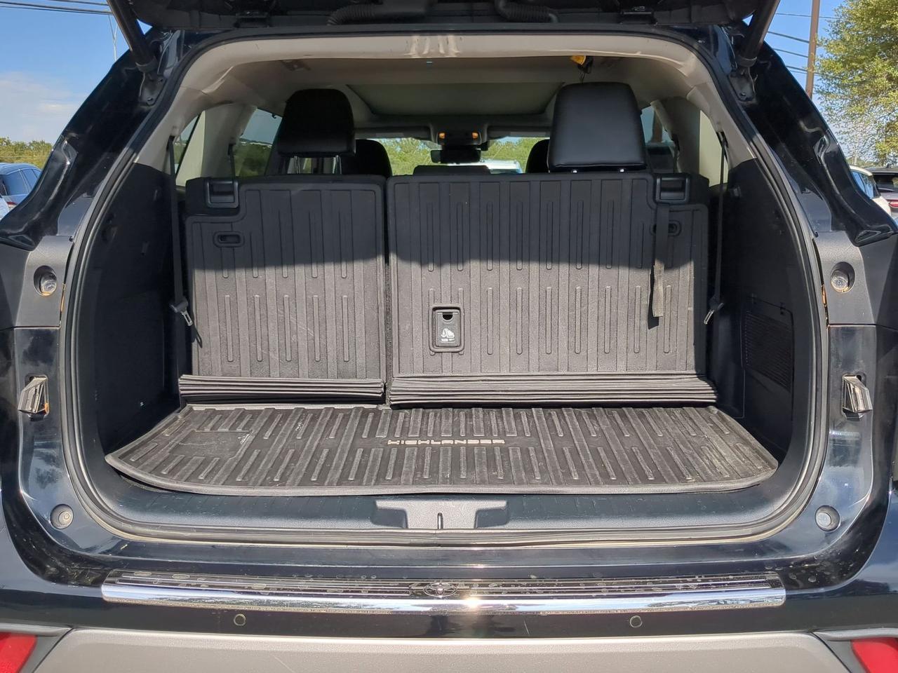 2022 Toyota Highlander Hybrid Platinum