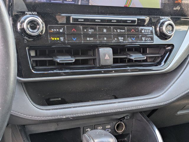 2022 Toyota Highlander Hybrid Platinum