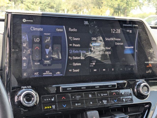 2022 Toyota Highlander Hybrid Platinum
